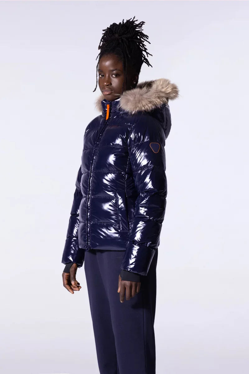 Doudoune glossy cintrée avec capuche en fourrure Olga Bright Dark Blue